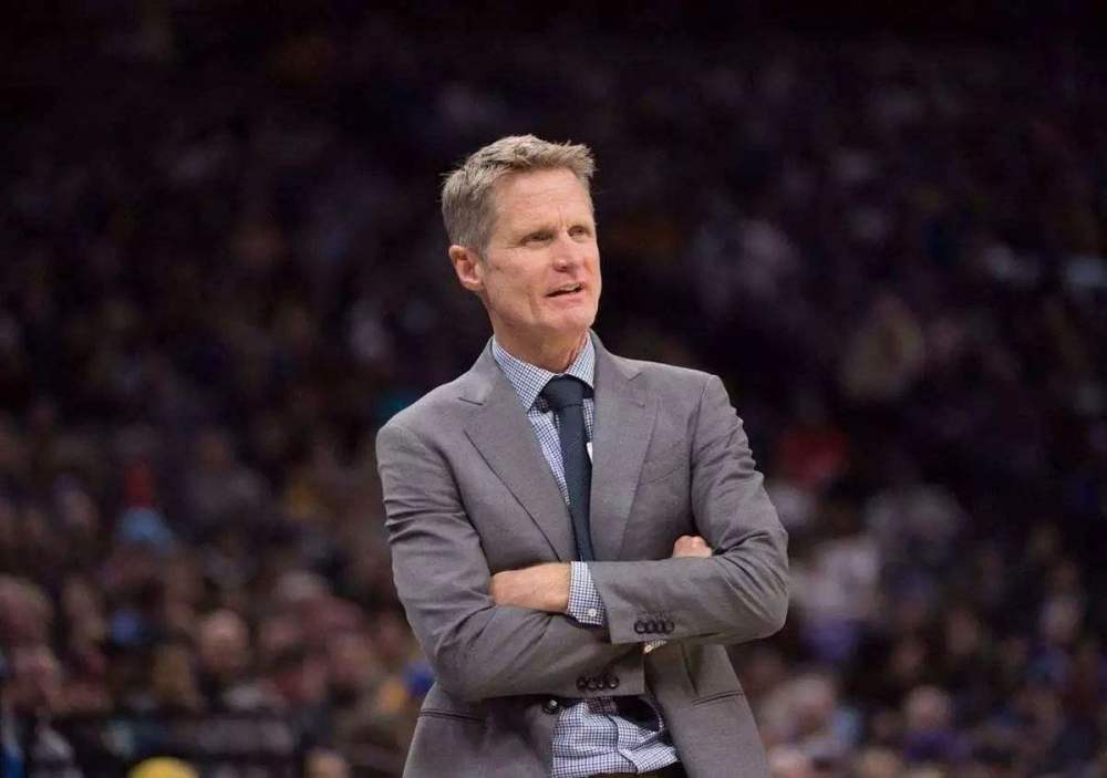  切沃更衣室矛盾升级，主教练权威遭质疑  